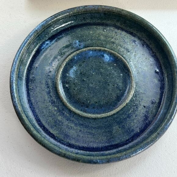 Art Studio Pottery Hand Thrown Blue Pottery Plate Signed Dish Bowl Stoneware 9" - Picture 10 of 13